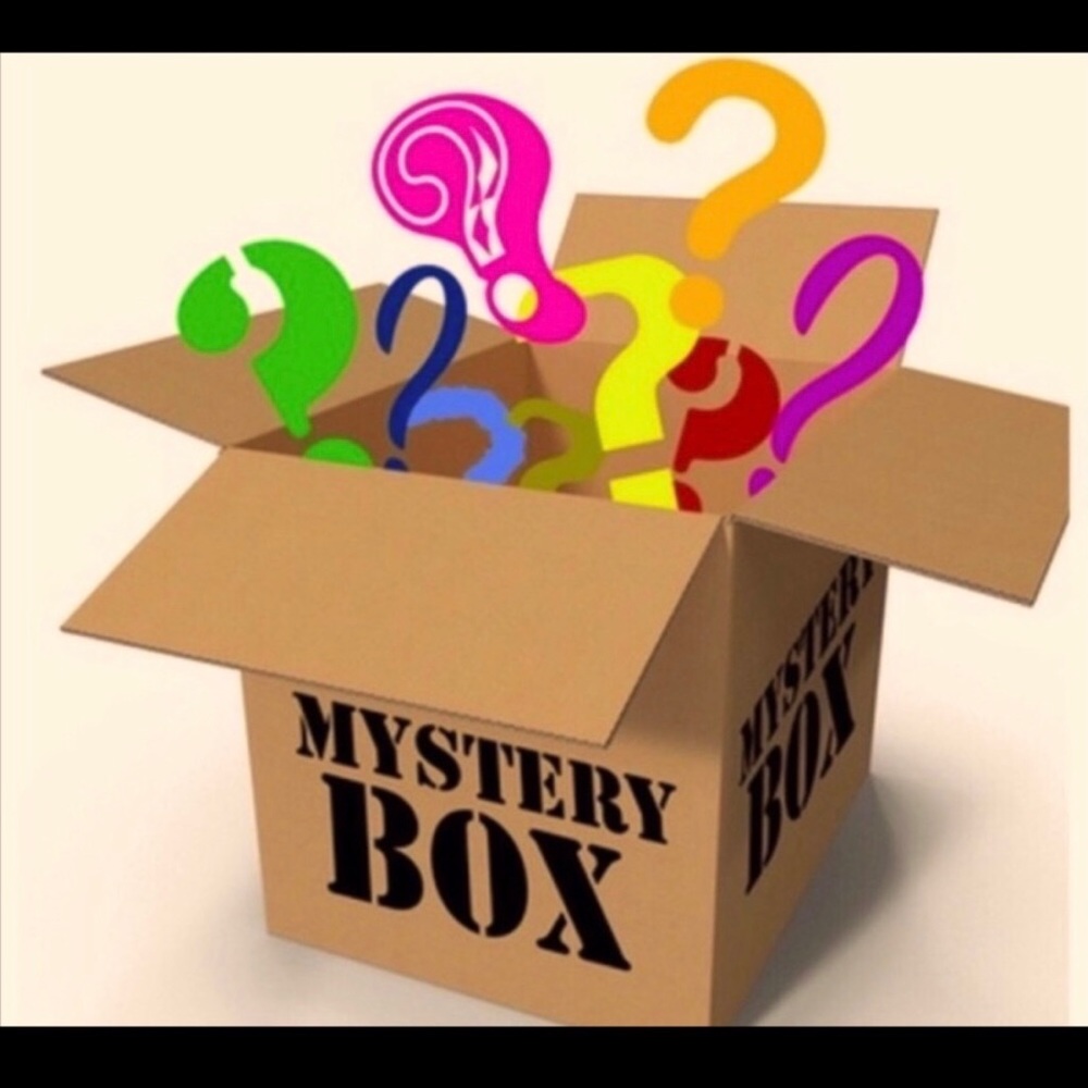 Women’s cloths mystery box. Size s,m,l